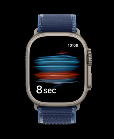 Apple Watch Ultra 3, titanium case, natural colour, blood oxygen test in the Health app, Trail Loop, blue/bright blue colour