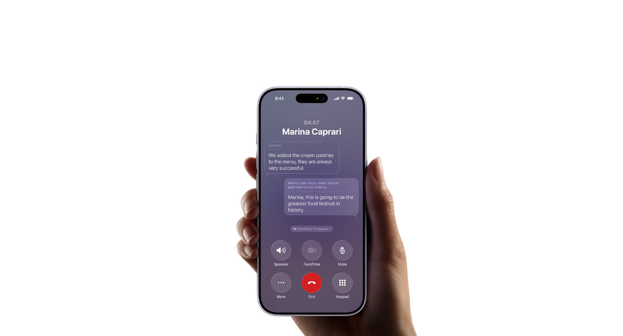 Tangan menggenggam iPhone 17, menunjukkan fitur Penerjemahan Langsung Apple Intelligence
